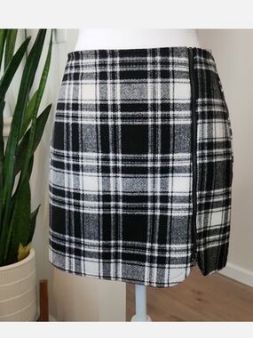 Hollister Wool Blend Plaid Mini Skirt Black White Side Zip Fully Lined S